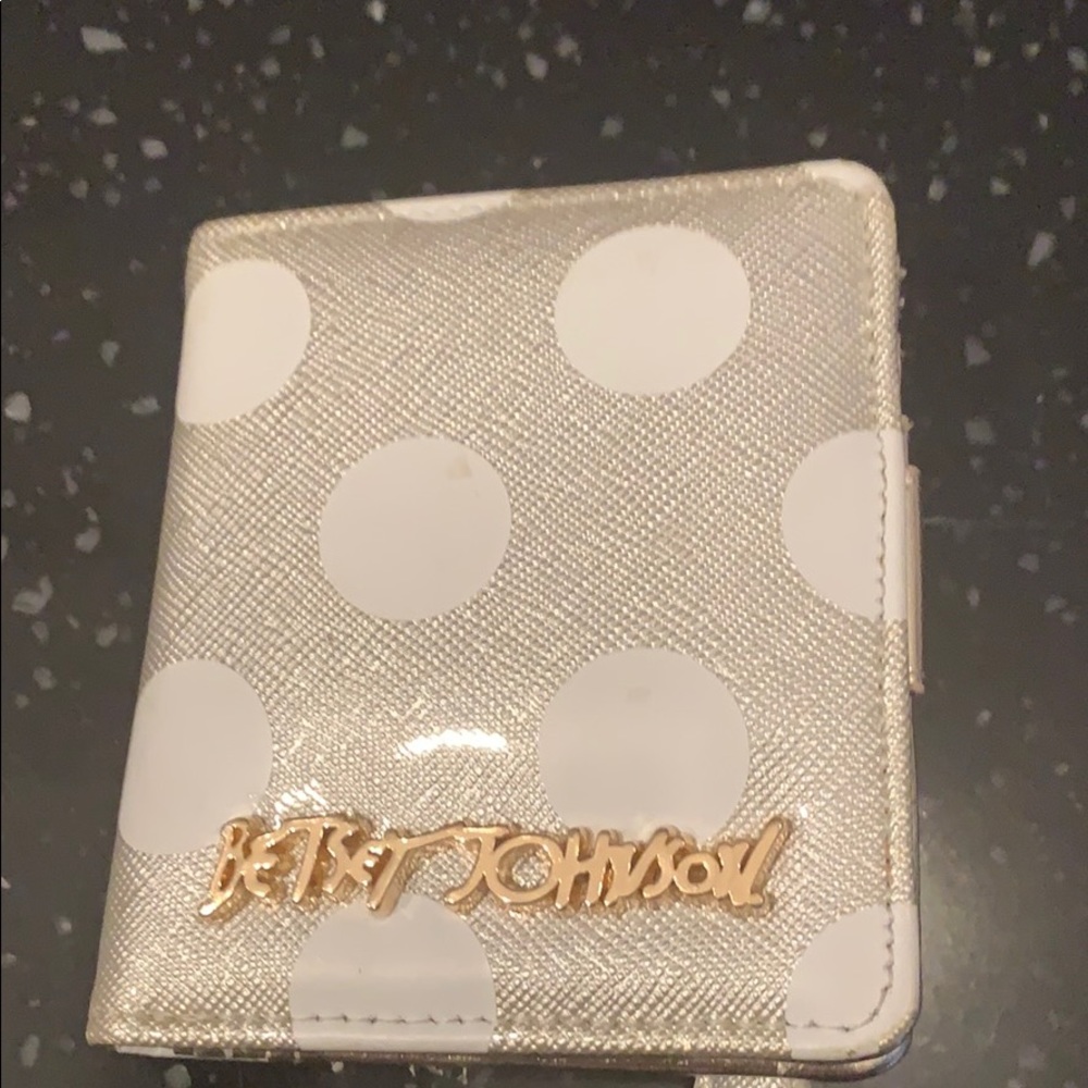 Betsy Johnson Small waller